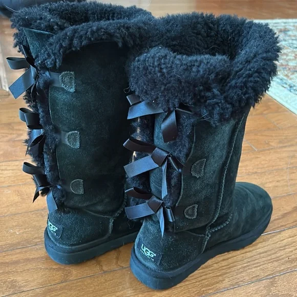 UGG Black Bailey Bow Boots - Picture 1 of 12